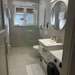 Two Bedroom Center Zvonimir Сплит