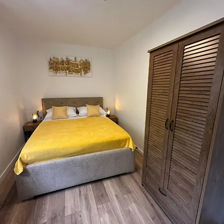 Апартаменты Two Bedroom Center Zvonimir Сплит