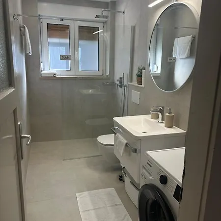 Two Bedroom Center Zvonimir ספליט
